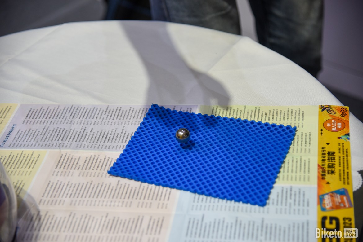 �й�չ,���CORSA