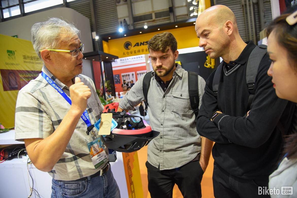 �й�չ,���CORSA