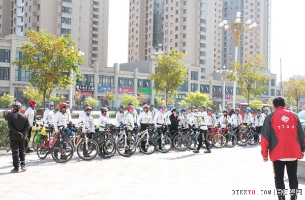 ����ǰ���˼Ҵ�ׯ�Ұ������