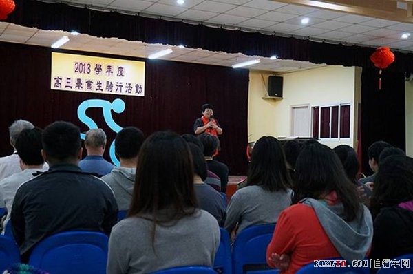 校长.jpg 校长.jpg