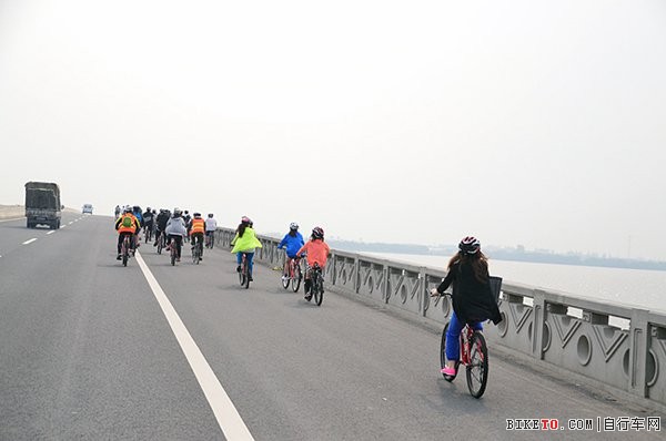 爬坡1.jpg 爬坡1.jpg