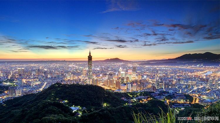 ̨������ҹ�ľ�ɫ����ӭ���� �C.jpg