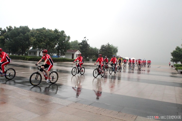 上海凤凰环金鸡湖骑行开始 上海凤凰环金鸡湖骑行开始