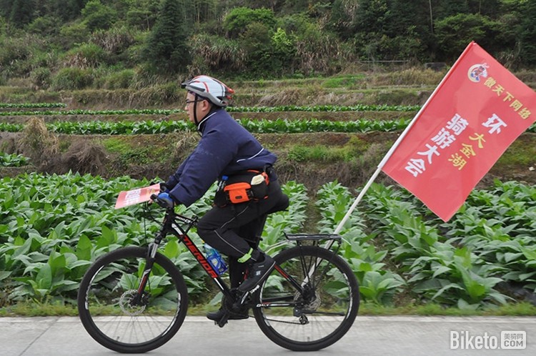 ����������9