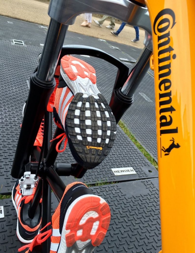 跑鞋,伦敦自行车活动,马牌 跑鞋,伦敦自行车活动,马牌