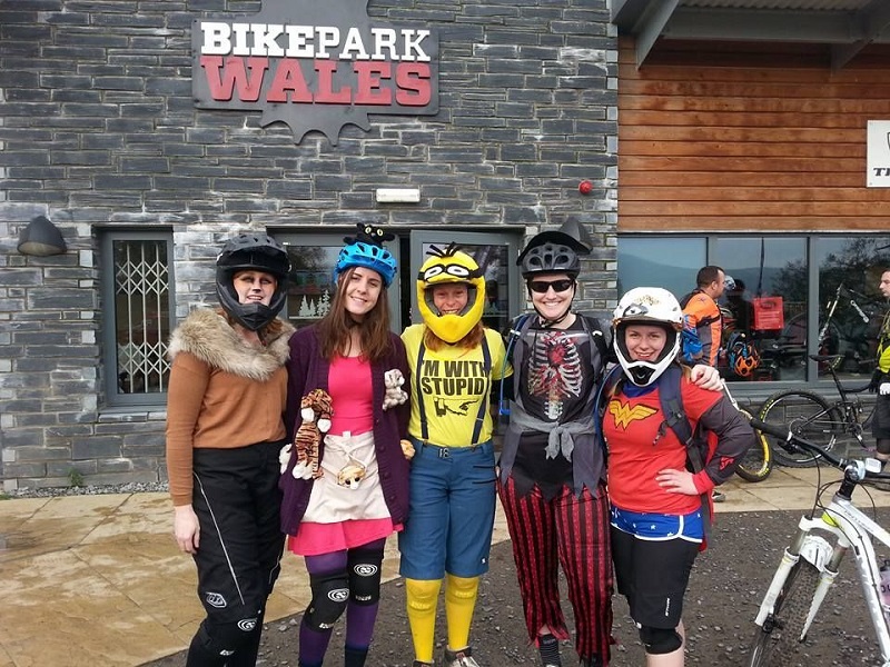 ��ʥ��,���г�,��װ