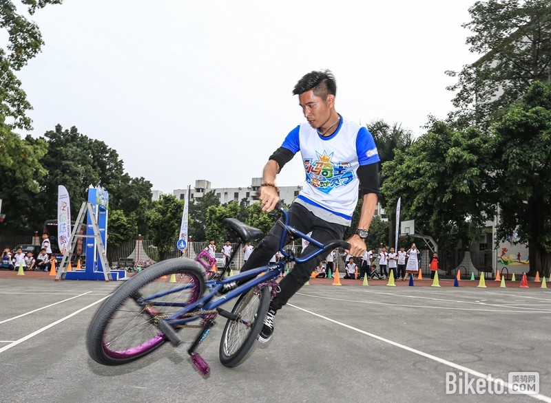 ת����������С��ʿ�