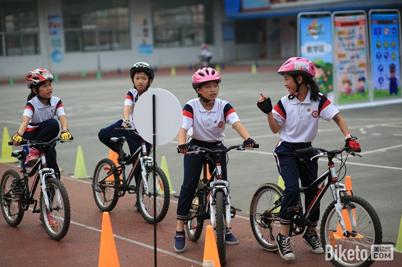 ת����������С��ʿ�