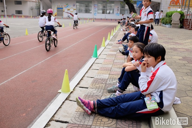 ת����������С��ʿ�