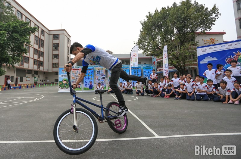 ת����������С��ʿ�