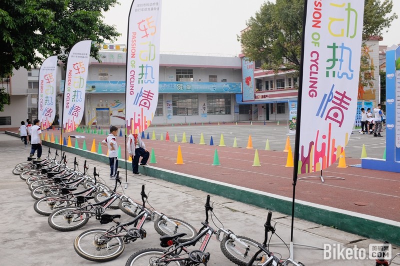 ת����������С��ʿ�