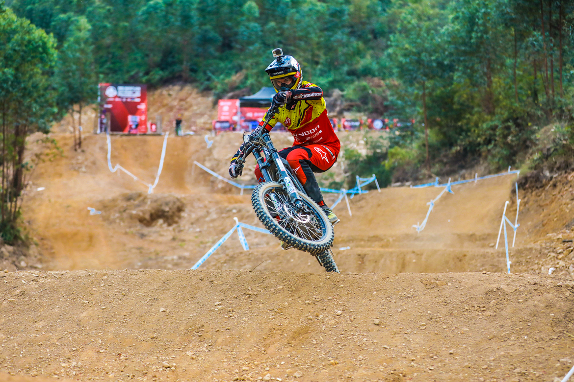 世界冠军为何偏爱轻蜂 世界冠军为何偏爱轻蜂