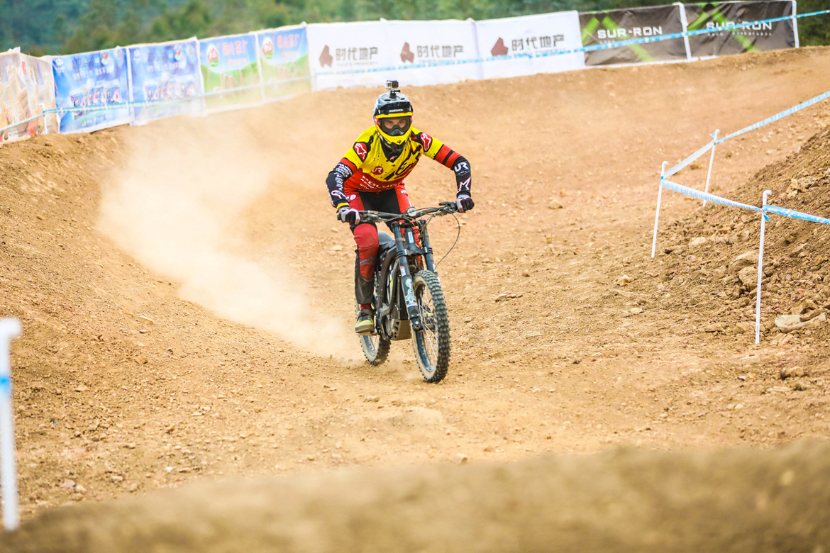 世界冠军为何偏爱轻蜂 世界冠军为何偏爱轻蜂