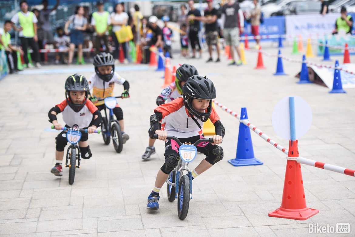 2019美的置业杯儿童平衡车精英赛翰湖苑站