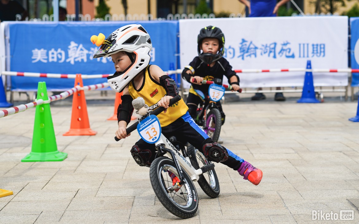 2019美的置业杯儿童平衡车精英赛翰湖苑站