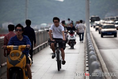 ���г����ܷ��ػس�ɳ�����