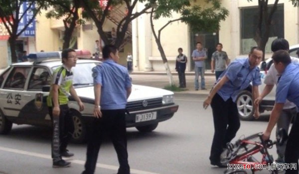 延安城管酒后暴利执法 延安城管酒后暴利执法