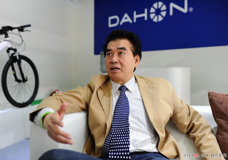 全球折叠自行车之父、大行科技集团总裁韩德玮 全球折叠自行车之父、大行科技集团总裁韩德玮