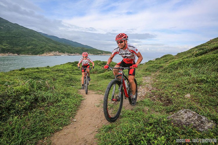 英姿飒爽的MISSILE车手 英姿飒爽的MISSILE车手