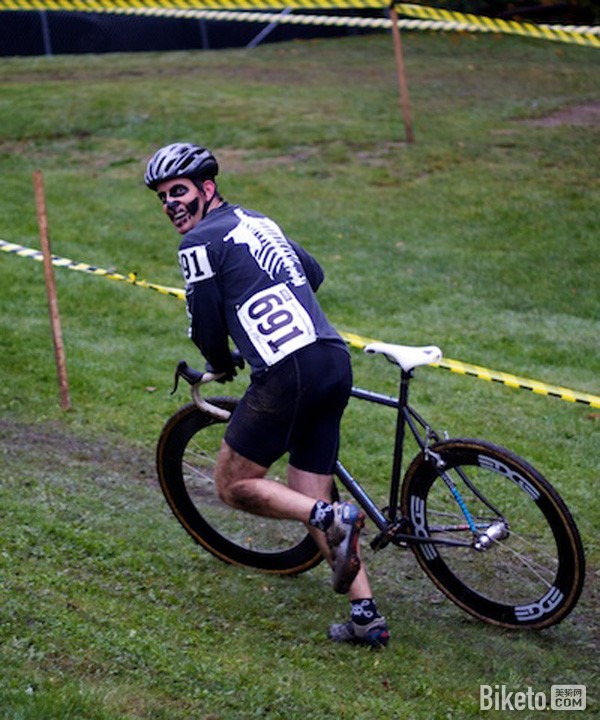 ��ʥ�����η���