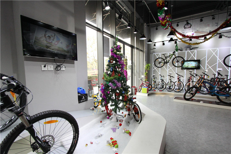 上海SCOTT店迎来周年庆 上海SCOTT店迎来周年庆