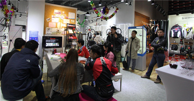 上海SCOTT店迎来周年庆 上海SCOTT店迎来周年庆