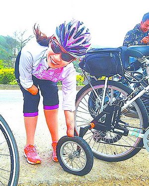 ��֫Ů�ӻ�̨