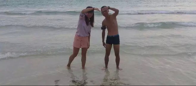 长途骑行的爱侣合影 长途骑行的爱侣合影