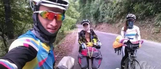 在长途骑行中相遇 在长途骑行中相遇