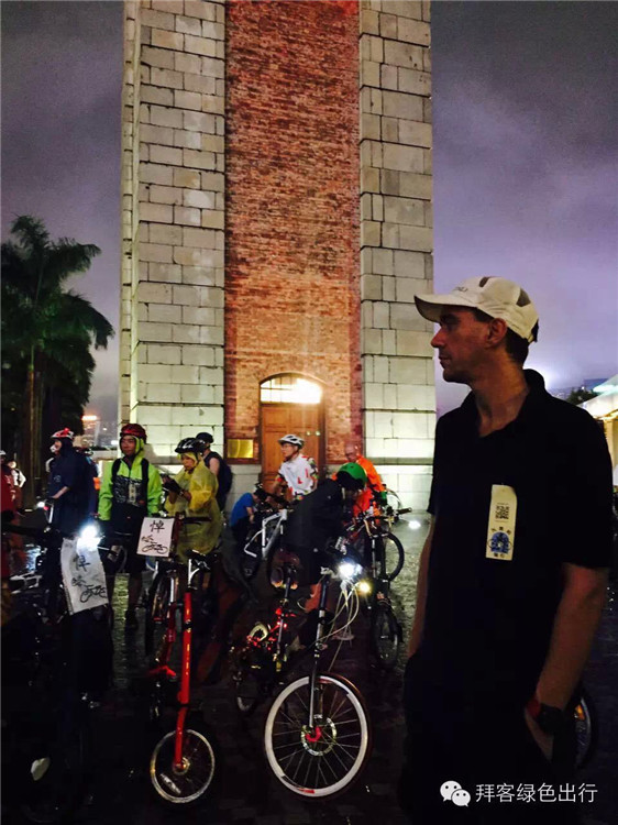 �����µ���۳�Ĭ����