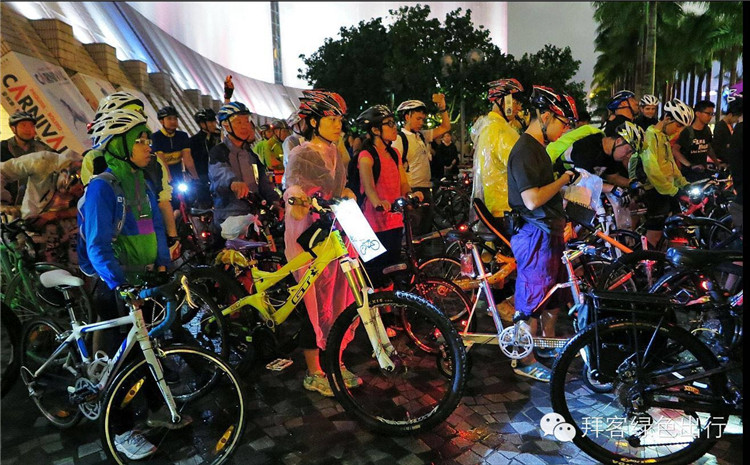 �����µ���۳�Ĭ����