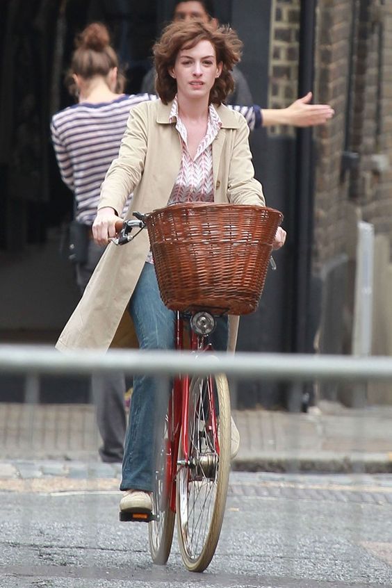 Anne Hathaway on set of One Day,安妮海瑟薇 Anne Hathaway on set of One Day,安妮海瑟薇