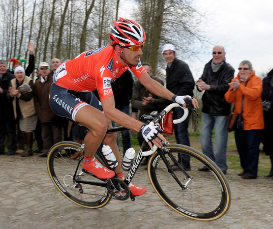 Fabian Cancellara骑着Zipp303拿下了Flanders和Roubaix赛双冠 Fabian Cancellara骑着Zipp303拿下了Flanders和Roubaix赛双冠