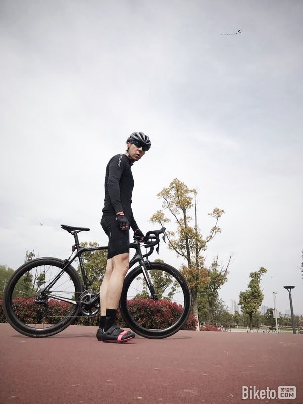 喜欢一个人静静的骑行在喧闹的城市,那是属于自己的一片天空,耳边只有风声划过。。。13813902261.jpg 喜欢一个人静静的骑行在喧闹的城市,那是属于自己的一片天空,耳边只有风声划过。。。13813902261.jpg