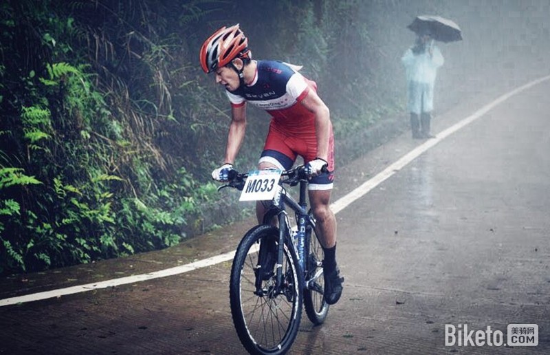 爬坡会让自己忘记很多烦恼的事情 13858235272.jpg 爬坡会让自己忘记很多烦恼的事情 13858235272.jpg