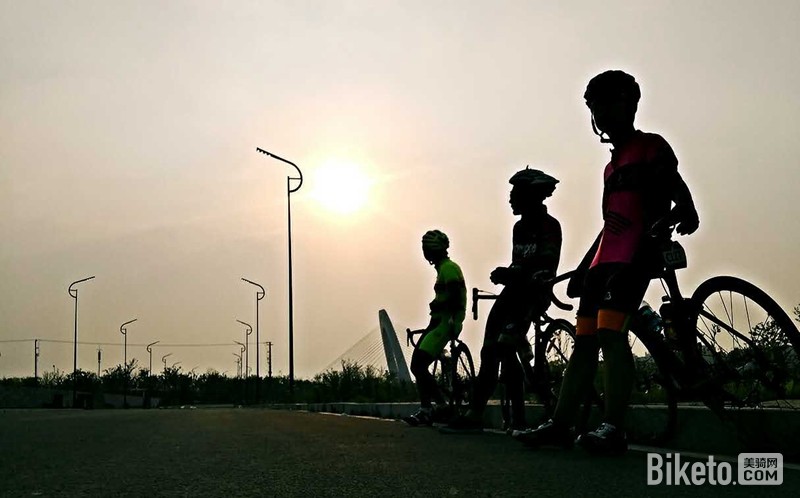 宣言, 骑行重要的不是我们在哪,而是我们向哪去,从咸鱼到车手,从山地速降到公路竞速,命运给我太多的想不到,唯有看清梦想的太阳照耀着我前行。-15896286253.jpg 宣言, 骑行重要的不是我们在哪,而是我们向哪去,从咸鱼到车手,从山地速降到公路竞速,命运给我太多的想不到,唯有看清梦想的太阳照耀着我前行。-15896286253.jpg