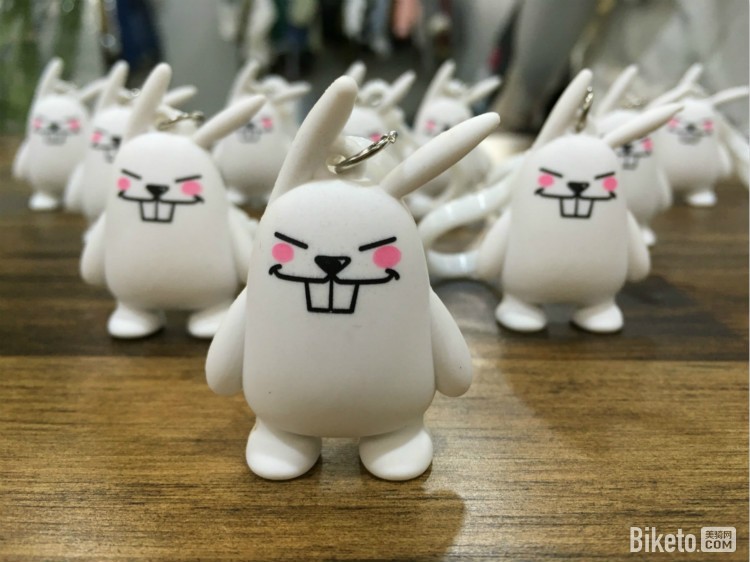 兔子挂件.jpg 兔子挂件.jpg