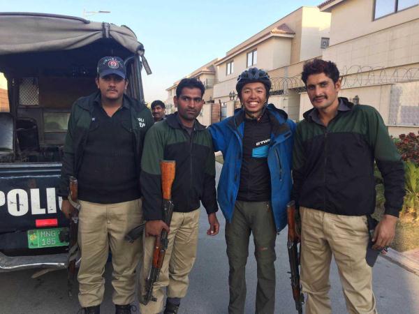 ����1����