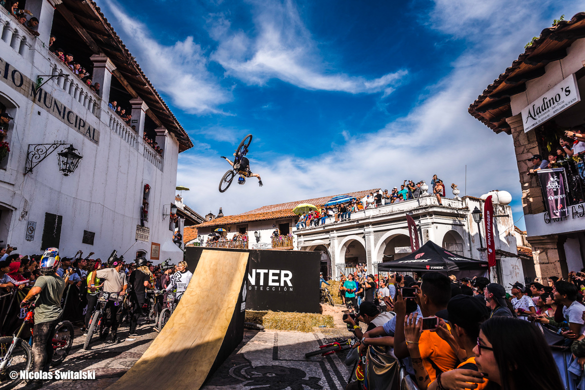 DownTaxco Urban DH Race