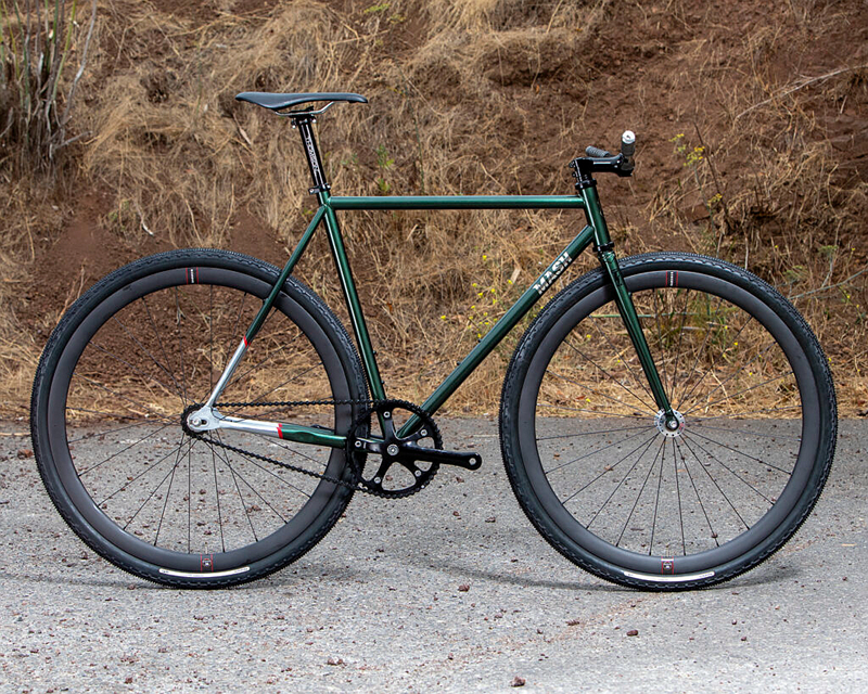 美骑网-3款新涂装MASH推出2021款STEEL SS车架组