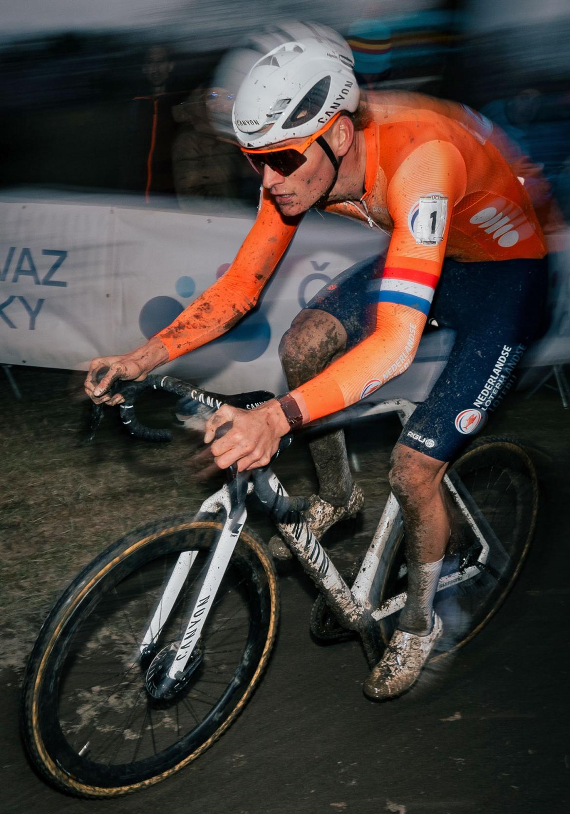 6x-Cyclocross-World-Champion-Mathieu-van-der-Poel-in-Tabor-2024_photo-by-Maty-Podrouzek_cornering.jpg
