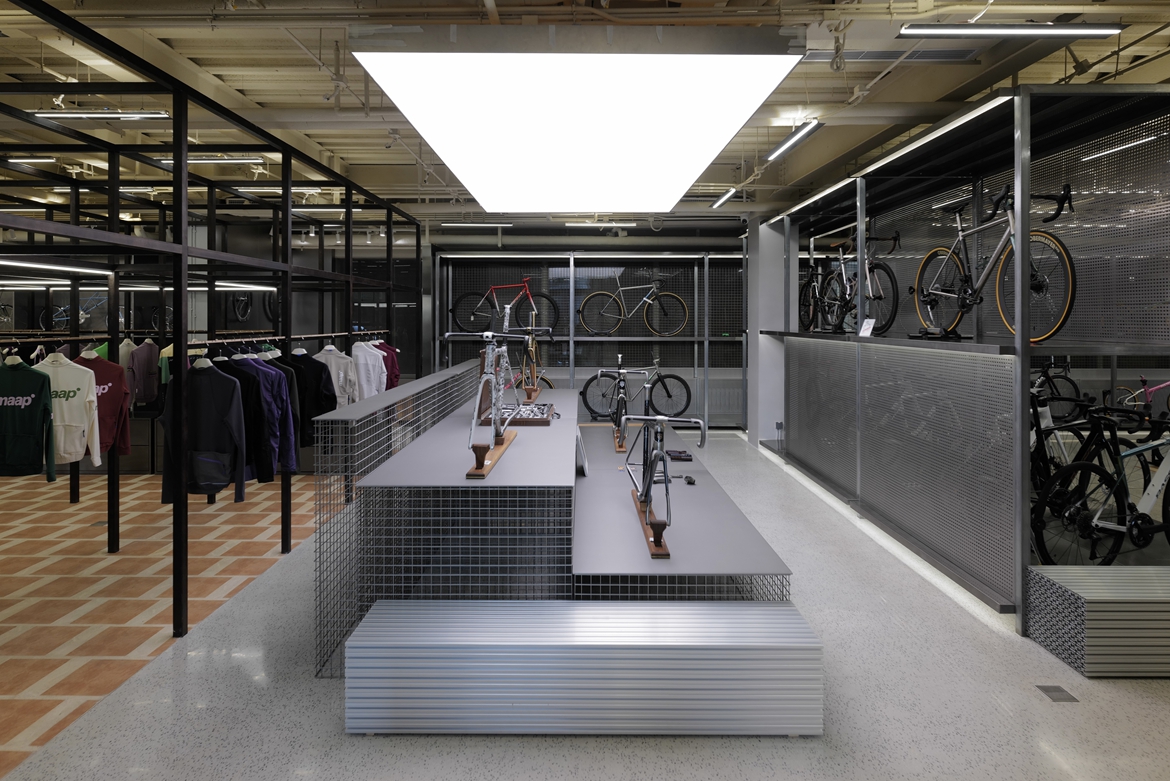 L1360974.JPG L1360974.JPG