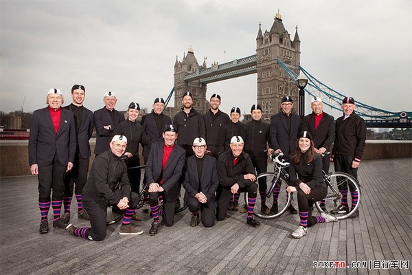 商务社交新趋势,骑自行车取代打高尔夫,自行车社交运动 18153004c38d2fd9e76916.jpg