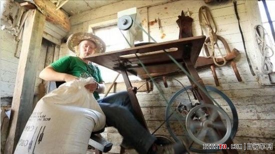 脚踏车 办公桌 高科技 脚踏车 办公桌 高科技