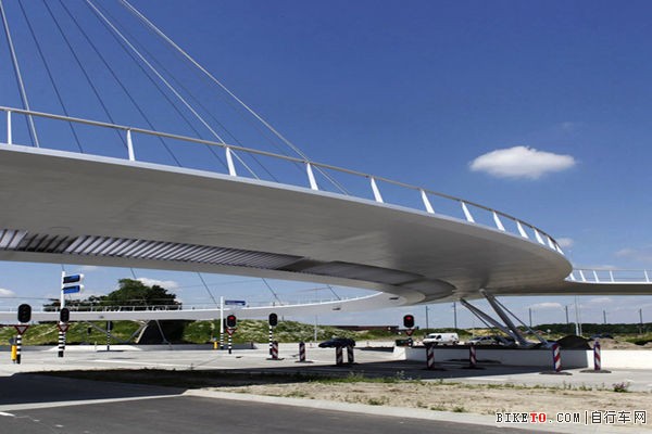 ������,�������