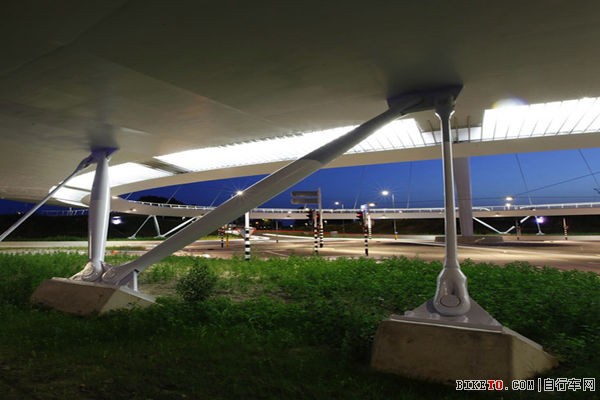 ������,�������