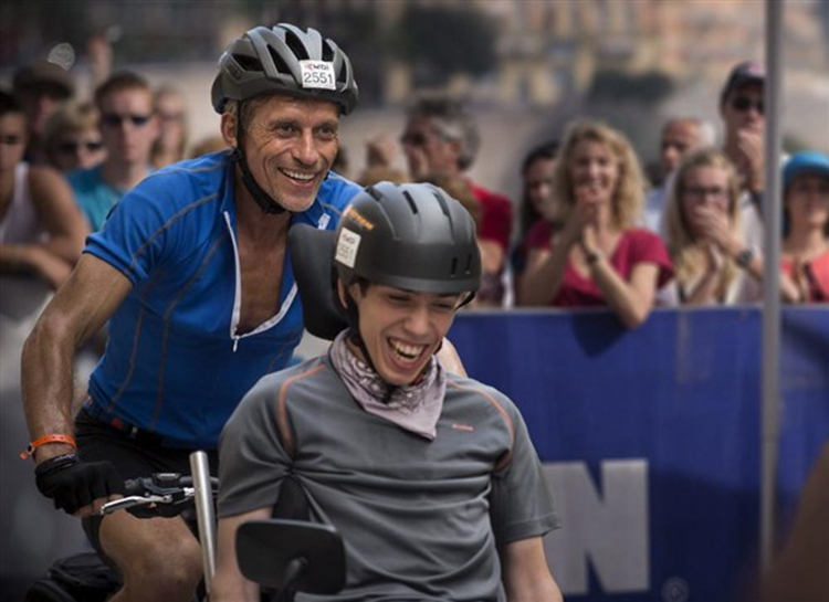 《我的钢铁老爸》 《我的钢铁老爸》