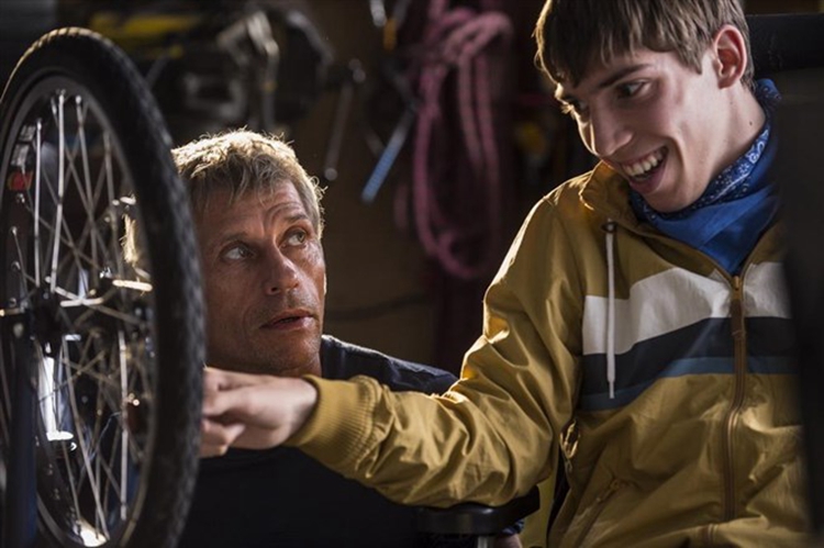 《我的钢铁老爸》 《我的钢铁老爸》