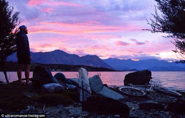 ����;��