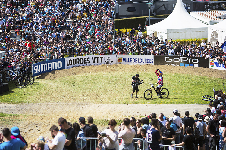 SPECIALIZEDͱ ٽAaron Gwin